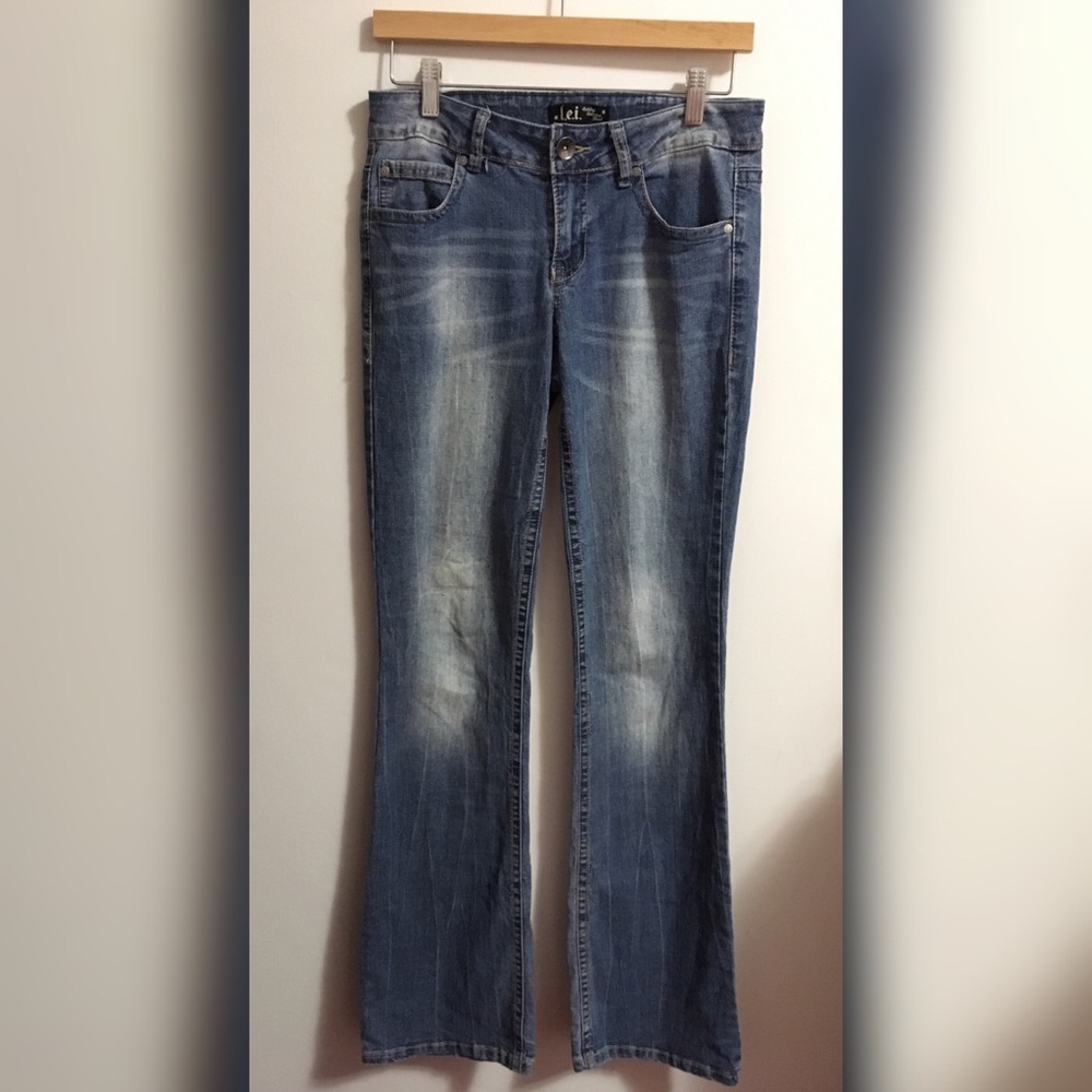 Size 7 Tall Bootcut Lei Jeans